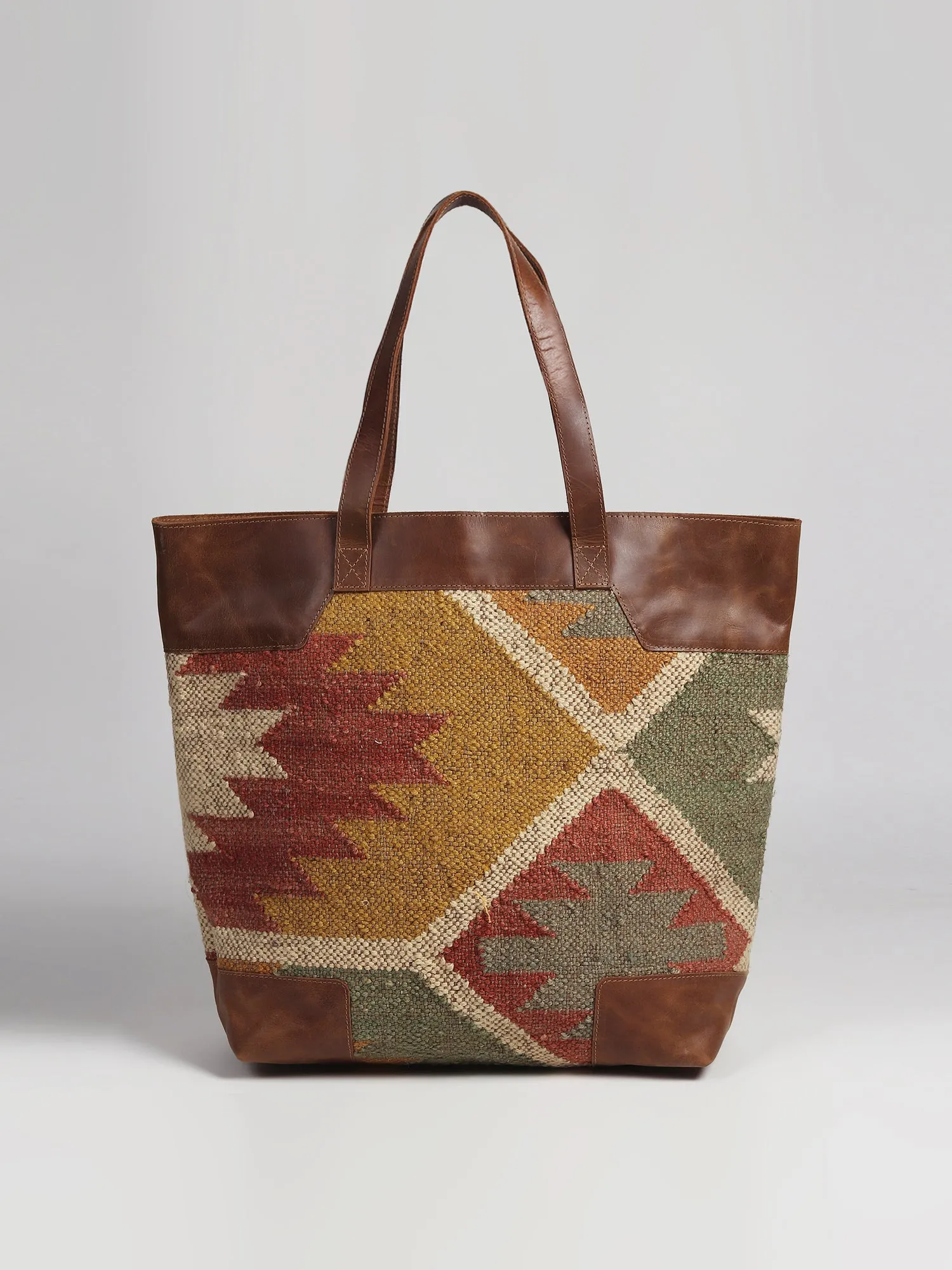 NAHUA - LEATHER AND KILIM BAG